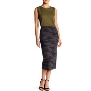 Sanctuary Camo Pencil Skirt XS nwt
